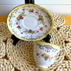 Queen Anne Fine Bone China Floral Gold Rimmed Footed Tea Cup And Saucer 8359